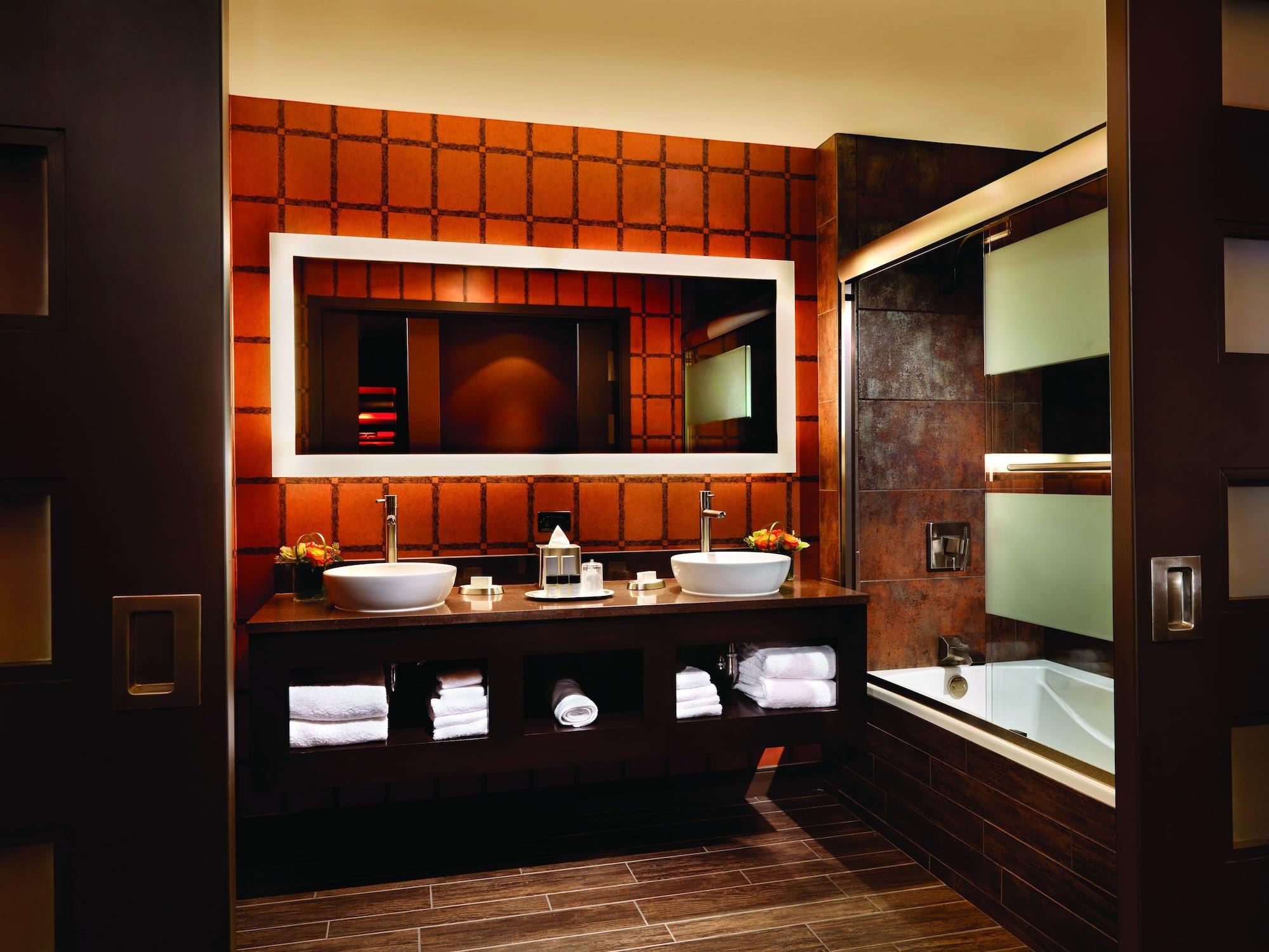 Golden Nugget Y Casino 4*